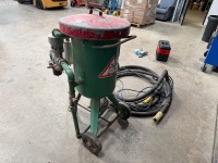 CLEMCO SANDBLASTING POT & HOSE - 11