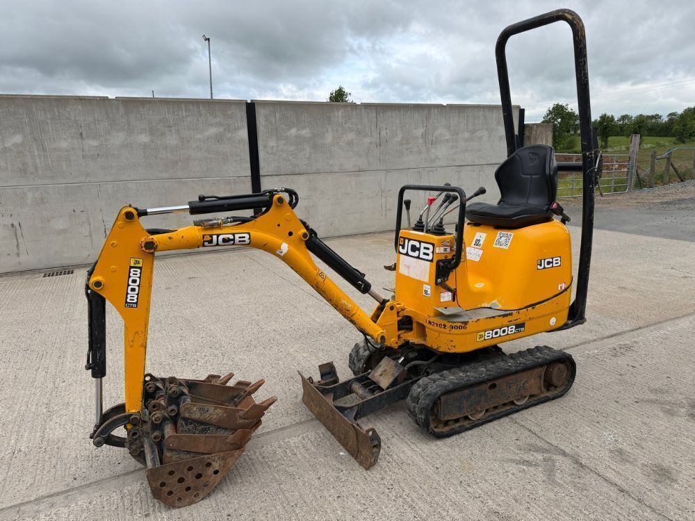 JCB 8008 0.8 TON MICRO DIGGER