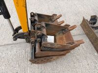 JCB 8008 0.8 TON MICRO DIGGER - 30