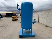 LARGE AIR VESSEL TANK MOUNTED ON METAL SKID PLATE - 4