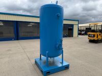 LARGE AIR VESSEL TANK MOUNTED ON METAL SKID PLATE - 7