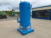 LARGE AIR VESSEL TANK MOUNTED ON METAL SKID PLATE - 10