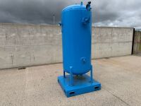 LARGE AIR VESSEL TANK MOUNTED ON METAL SKID PLATE - 15