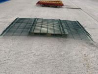 ASSORTED CUTTINGS OF MESH FENCING PANELS - 3