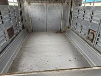 RENAULT T520 T-HIGH 6X2 26 TON AUTOMATIC LIVESTOCK LORRY & DRAG TRAILER - 38