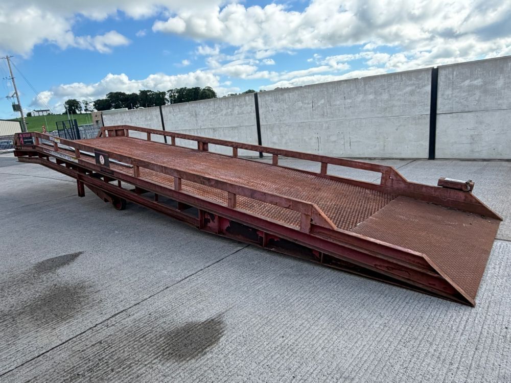 THORWORLD 10 TON MOBILE HYDRAULIC LOADING RAMP