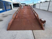 THORWORLD 10 TON MOBILE HYDRAULIC LOADING RAMP - 12