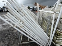 GALVANISED METAL STILLAGE & APPROX. 12No. MESH METAL TEMPORARY FENCING PANELS - 2