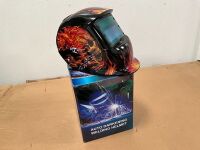 UNUSED AUTO DARKENING WELDING HELMET
