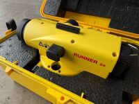 RUNNER 24 DUMPY LEVEL & TRIPOD STAND - 2