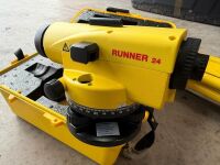 RUNNER 24 DUMPY LEVEL & TRIPOD STAND - 3