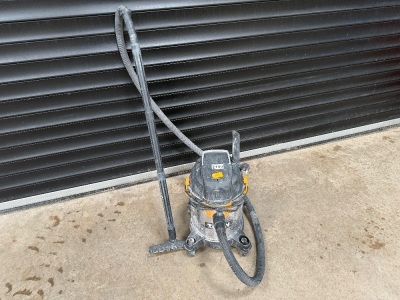 TITAN 240v HOOVER