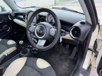 MINI COOPER 1.6 D 3DR HATCHBACK - 17