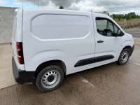 PEUGEOT PARTNER 1000 PROFESSIONAL STANDARD 1.5 BLUE HDI 100 - 18