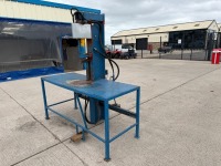 HYDRAULIC DRIVEN LOG SPLITTER & WORK BENCH - 6