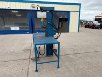 HYDRAULIC DRIVEN LOG SPLITTER & WORK BENCH - 8