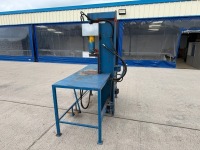 HYDRAULIC DRIVEN LOG SPLITTER & WORK BENCH - 10