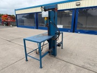 HYDRAULIC DRIVEN LOG SPLITTER & WORK BENCH - 11