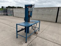 HYDRAULIC DRIVEN LOG SPLITTER & WORK BENCH - 20