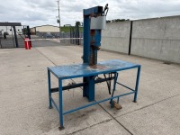 HYDRAULIC DRIVEN LOG SPLITTER & WORK BENCH - 24