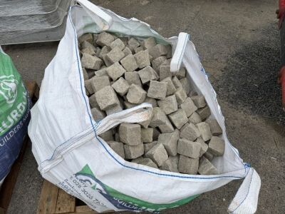 LARGE SACK TO INC. APPROX. mm x mm COBBLES