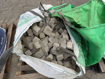LARGE SACK TO INC. APPROX. mm x mm COBBLES