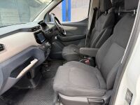 MAXUS E DELIVER 3 35KWH L1 H1 AUTOMATIC ELECTRIC VAN - 8