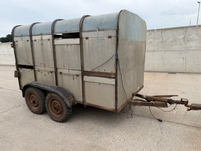 APPROX. 10ft x 5ft IFOR WILLIAMS TA510R 2600KGS CATTLE TRAILER&nbsp;