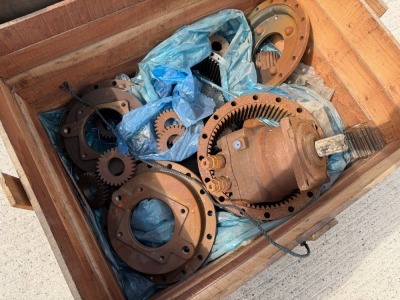 SLEW MOTOR & SLEW RING TO SUIT CAT EXCAVATOR