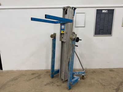 GENIE SLA-15 MOBILE MATERIAL LIFTER