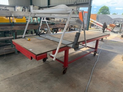 APPROX. 12ft x 4ft 110v MOBILE CUTTING TABLE