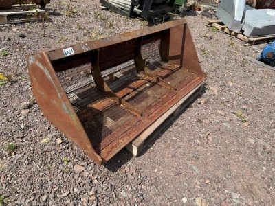 APPROX. 5ft SCREENING BUCKET TO SUIT AVANT LOADER