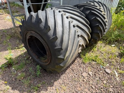 2No. FLOATATION RIMS & TYRES 44x41.00/20NHS