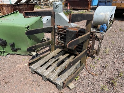 ROTATING CLAMP TO SUIT MERLO TELESCOPIC FORKLIFT