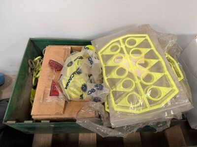 METAL CRATE TO INC. WHEEL NUT COVERS & ALIGNMENT ARROWS