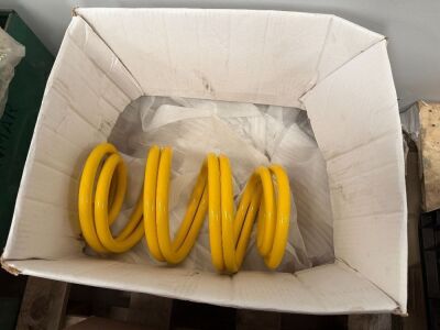2No. UNUSED SPRINGS TO SUIT VOLKSWAGEN TRANSPORTER