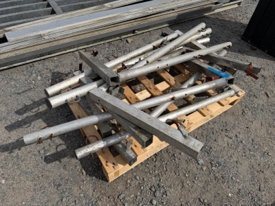 APPROX 8No. ALUMINIUM BRACKETS
