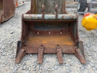 APPROX. 2ft TOOTHED DIGGING BUCKET TO SUIT 2-3 TON MACHINE - 2