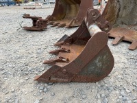 APPROX. 2ft TOOTHED DIGGING BUCKET TO SUIT 2-3 TON MACHINE - 4