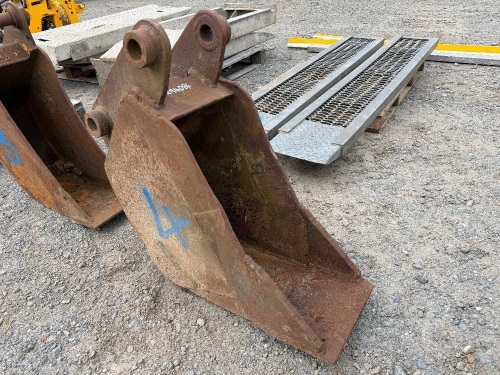 APPROX. 1ft TOOTHLESS DIGGING BUCKET TO SUIT JCB 3CX