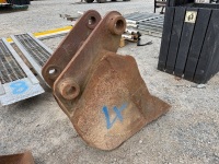 APPROX. 1ft TOOTHLESS DIGGING BUCKET TO SUIT JCB 3CX - 5