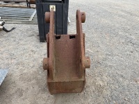 APPROX. 1ft TOOTHLESS DIGGING BUCKET TO SUIT JCB 3CX - 6