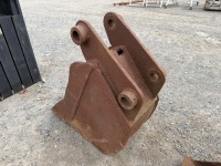 APPROX. 1ft TOOTHLESS DIGGING BUCKET TO SUIT JCB 3CX - 7