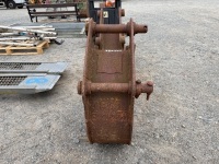 APPROX. 10" TOOTHLESS DIGGING BUCKET TO SUIT JCB 3CX - 6