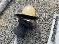2No. APPROX. 7m LIGHT POLES & 4No. LANTERN STYLE LIGHTS - 5