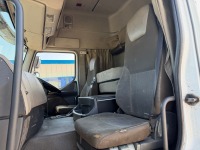 RENAULT PREMIUM PRIVILEGE 4X2 AUTOMATIC TRACTOR UNIT - 8