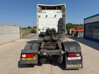 RENAULT PREMIUM PRIVILEGE 4X2 AUTOMATIC TRACTOR UNIT - 17