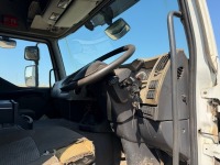 RENAULT PREMIUM PRIVILEGE 4X2 AUTOMATIC TRACTOR UNIT - 29