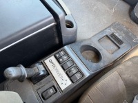RENAULT PREMIUM PRIVILEGE 4X2 AUTOMATIC TRACTOR UNIT - 32
