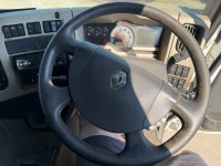 RENAULT PREMIUM PRIVILEGE 4X2 AUTOMATIC TRACTOR UNIT - 34